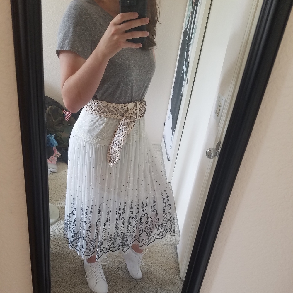 Midi Pattern White and Black Tulle Lace Skirt